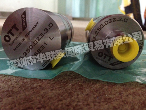 OTT-JAKOB夾具中自動(dòng)夾具可分為SK、HKS、PSC等幾個(gè)系列。在經(jīng)過(guò)標(biāo)準(zhǔn)化后，HSK已成為機(jī)床技術(shù)領(lǐng)域的標(biāo)準(zhǔn)接口。隨著表面和錐銷設(shè)備的相互匹配，HSK夾持系統(tǒng)可為高精度加工效果提供理想前提，并確保微米范圍內(nèi)的持續(xù)一致性。相比于SK，HSK的結(jié)構(gòu)更短、更輕，由此可以更為快速地進(jìn)行換刀，并可實(shí)現(xiàn)更高的轉(zhuǎn)速。得益于高度的拉力、出色的剛性和最佳扭矩傳遞，HSK同樣適用于中型切削加工。深圳市華聯(lián)歐國(guó)際貿(mào)易有限公司專業(yè)代理進(jìn)口OTT-JAKOB夾具全系列產(chǎn)品，公司于2015年成立德國(guó)分公司，原廠采購(gòu)，價(jià)格上更有優(yōu)勢(shì)。我們致力于以超低的價(jià)格為國(guó)內(nèi)客戶引進(jìn)國(guó)外先進(jìn)的自動(dòng)化備件，公司成立以來(lái)不斷的發(fā)展壯大，已成立德國(guó)公司及香港公司，為客戶提供進(jìn)口備件的一站式體驗(yàn)服務(wù)，報(bào)價(jià)快，價(jià)格好，貨期短，所有產(chǎn)品保證原裝正品，假一賠十!我們只做原裝進(jìn)口產(chǎn)品，我們的目標(biāo)是要成為客戶唯一信任的企業(yè)。歡迎新老客戶詢價(jià)咨詢。