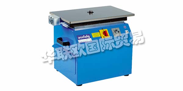 德國(guó)ASSFALG主要產(chǎn)品：ASSFALG磨床、磨邊機(jī)、倒角機(jī)、銑邊機(jī)等。ASSFALG公司的歷史始于1932年，當(dāng)時(shí)的老板Ronald Assfalg的祖父和Junior Christian Assfalg的曾祖父已經(jīng)建立了Assfalg業(yè)務(wù)。他從第二次世界大戰(zhàn)后高度需求的工具開始。工具和工具機(jī)器在金屬加工行業(yè)中得到廣泛應(yīng)用，因此Assfalg在其程序中包括倒角和去毛刺機(jī)器。從現(xiàn)在起Assfalg的發(fā)展，牛逼，他的ACE金屬，因?yàn)榧夹g(shù)要求和機(jī)器的spezialisations占了上風(fēng)。