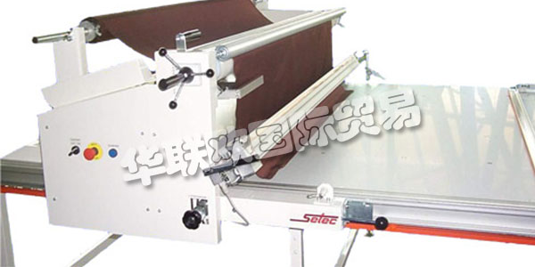 德國(guó)SETEC公司的主要產(chǎn)品：SETEC切割機(jī),SETEC拉布機(jī)，自動(dòng)存儲(chǔ)系統(tǒng)，給料機(jī)，傳送帶等。