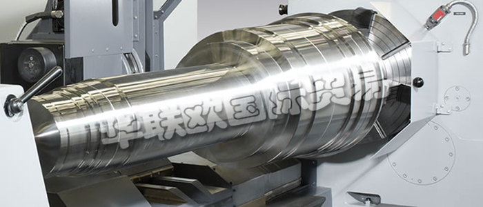 HERKULES車床是集100多年的機床制造經(jīng)驗、可靠性及應用考量與最先進技術(shù)相結(jié)合的結(jié)果。HERKULES提供各種加工直徑和重量的重型車床，可完成工件直徑從幾厘米，重量幾公斤到直徑3米，重量400噸的加工任務(wù)。HERKULES可提供各種范圍的輥環(huán)高精度車削和修磨的解決方案。